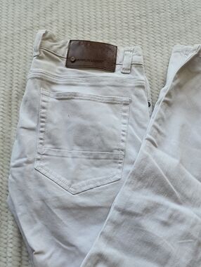 Brooklyn Laundry Stylish White Distressed Pants with Zipper Details